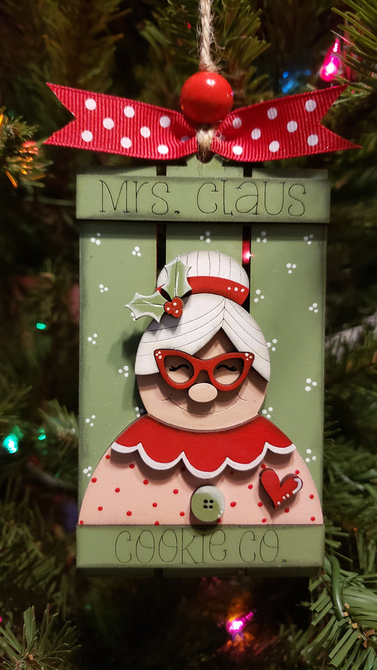 DIY Christmas Ornament Kit - Mrs. Claus Pallet